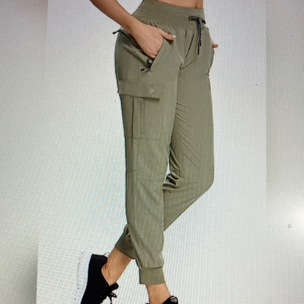 RlaGed BRAND GREEN ACTIVEWEAR
SIZE MED